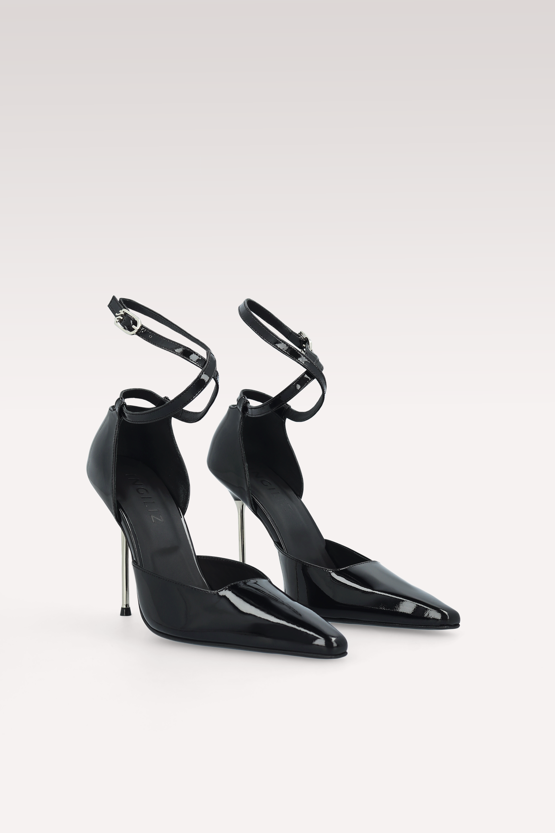 STAR BLACK PATENT LEATHER PUMPS