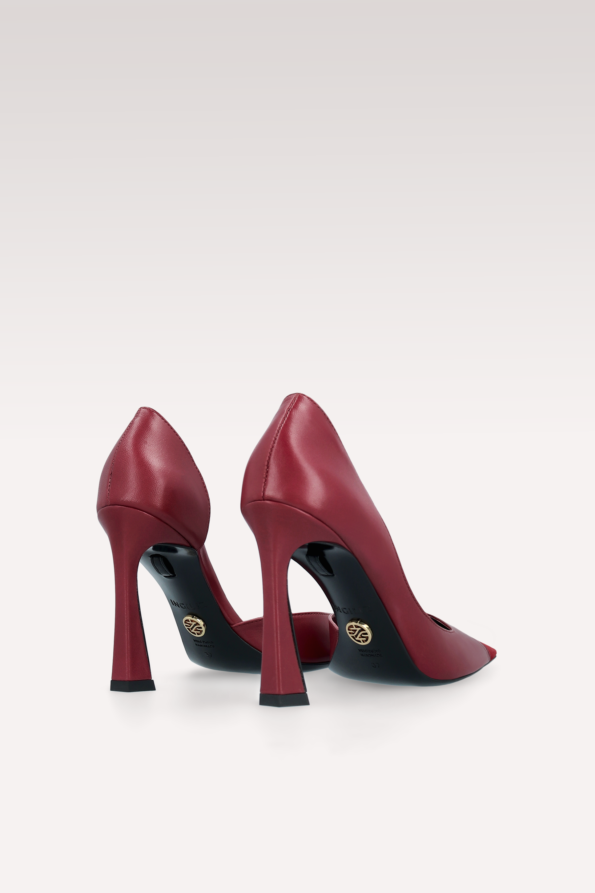VESPER BORDEAUX LEATHER PUMPS AND DALIA CHERRY COCCO EMBOSSED LEATHER SHOULDER BAG
