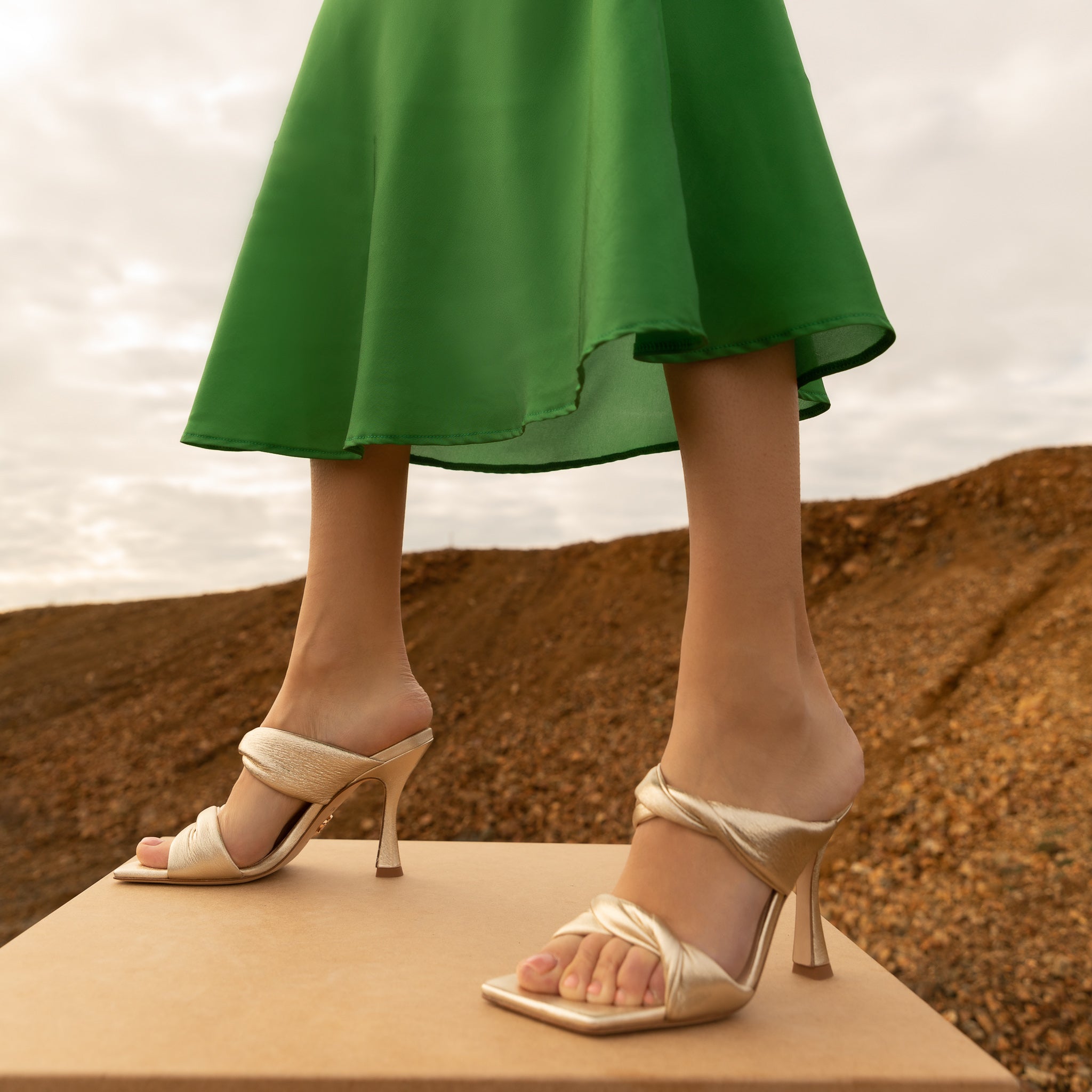 BETTY 30 METAL BUTTER BEIGE LEATHER