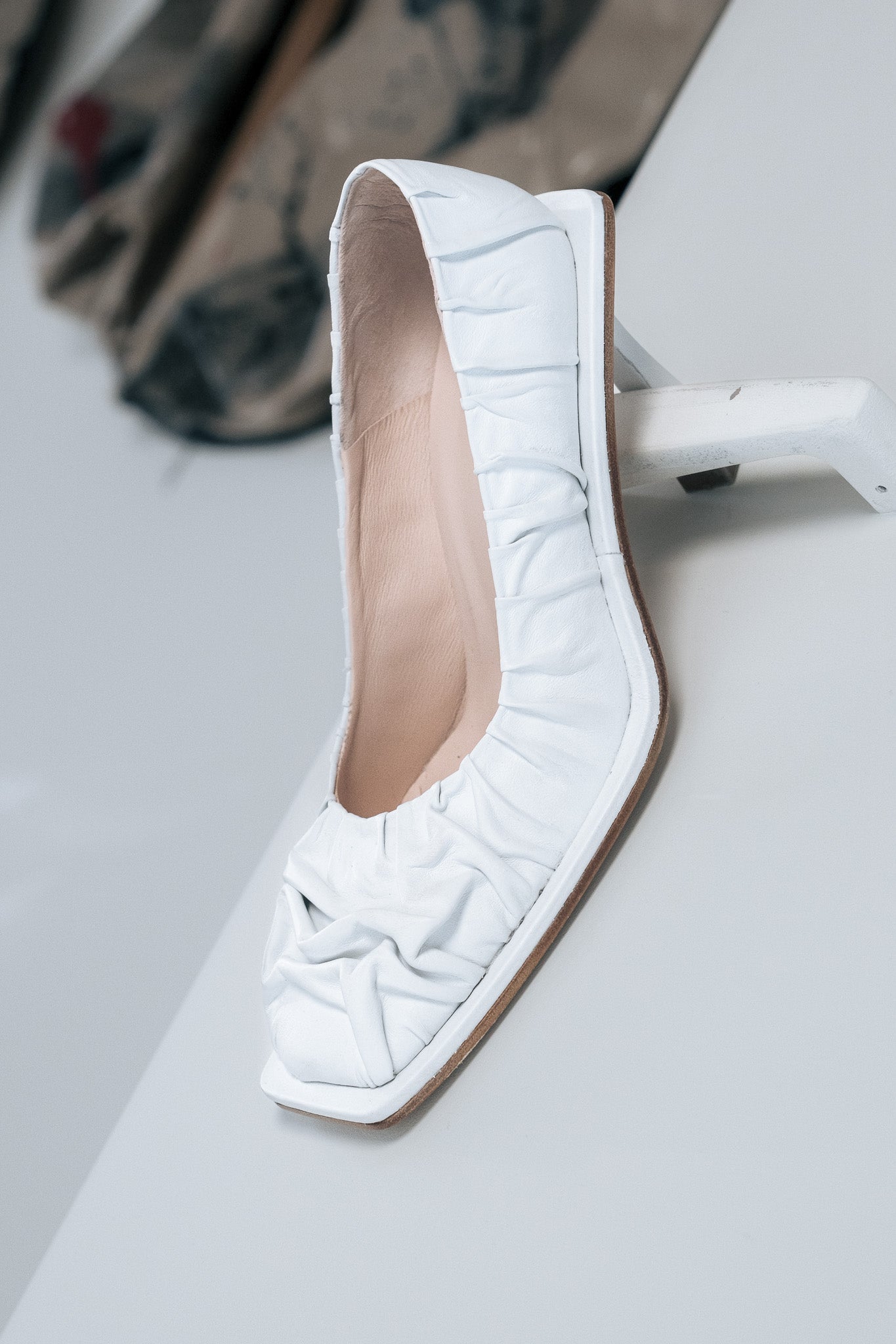 KA WHITE SOFT NAPPA LEATHER PUMPS