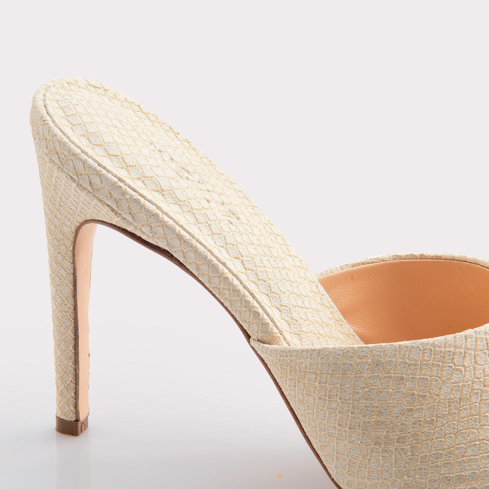 KALINA 05 OFF-WHITE LIZZARD EMBOSSED LEATHER MULES