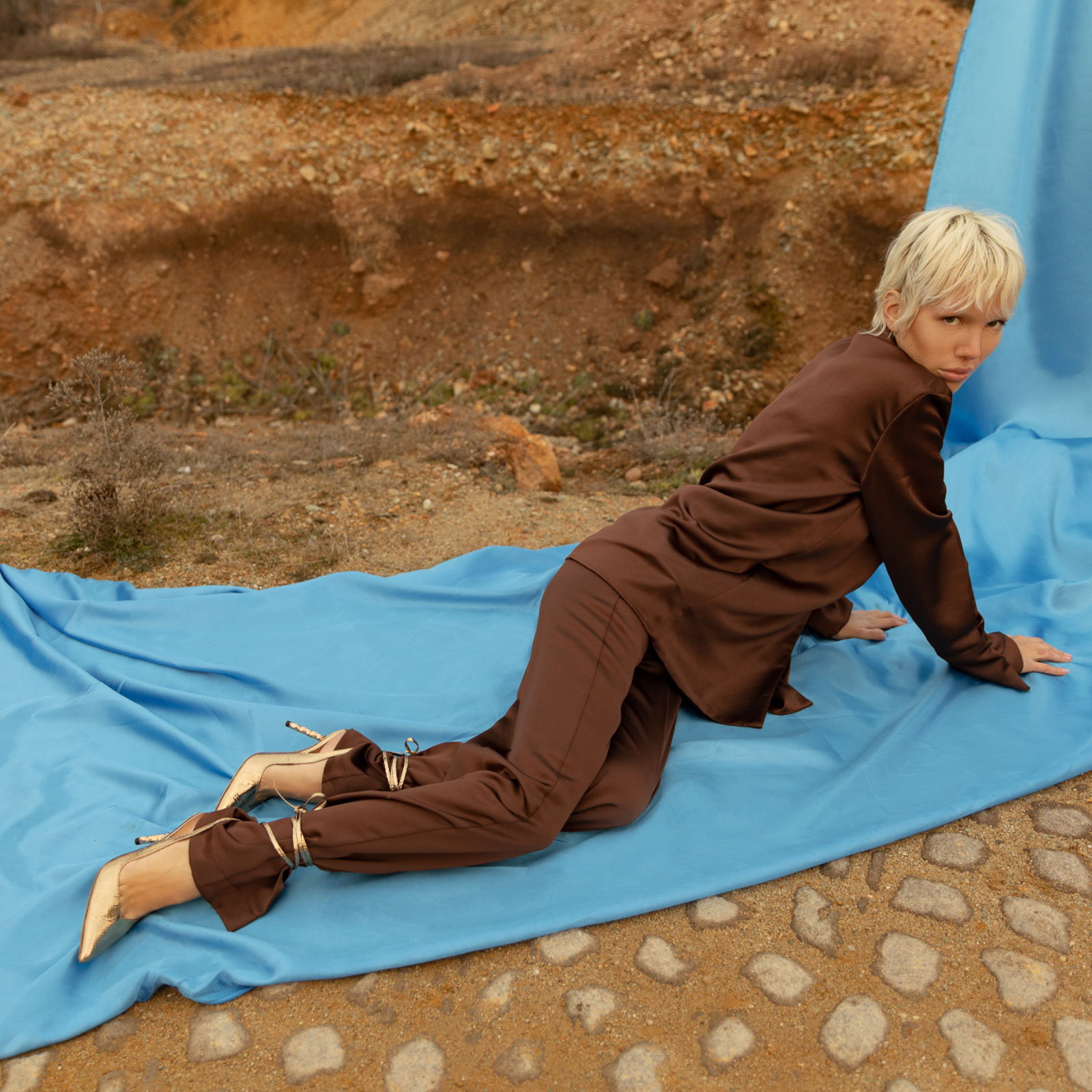 ASTRID 40 DARK GOLD LEATHER PUMPS