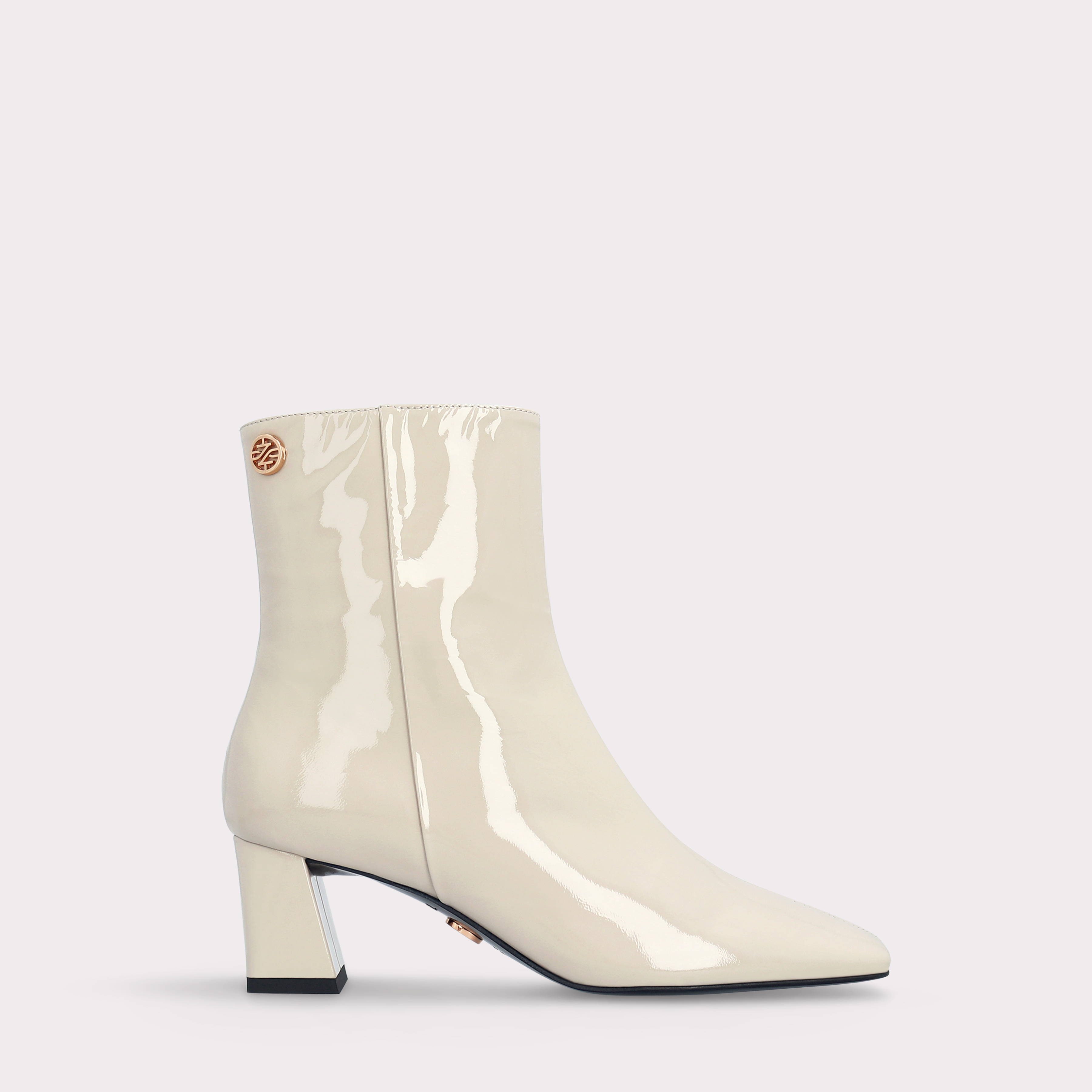 GENNY 02 BEIGE PATENT LEATHER ANKLE BOOTS