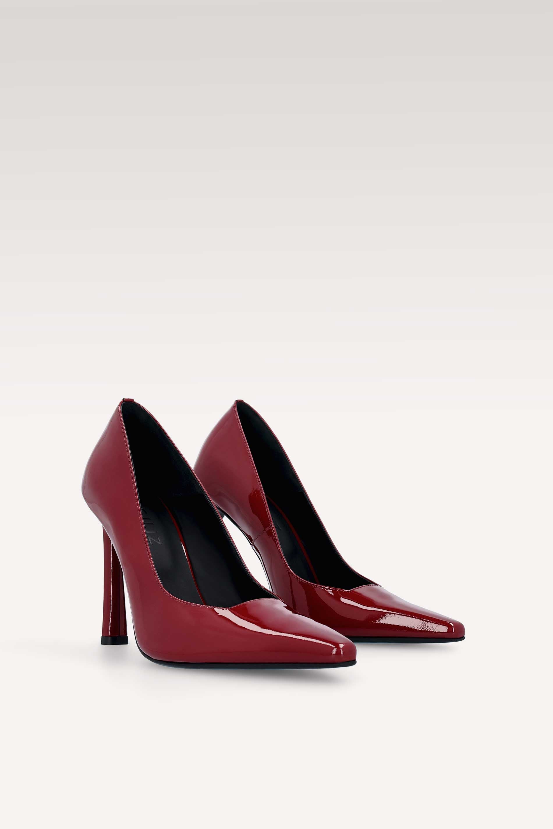 NAOMI CHERRY PATENT LEATHER PUMPS AND DALIA SHOULDER BAG