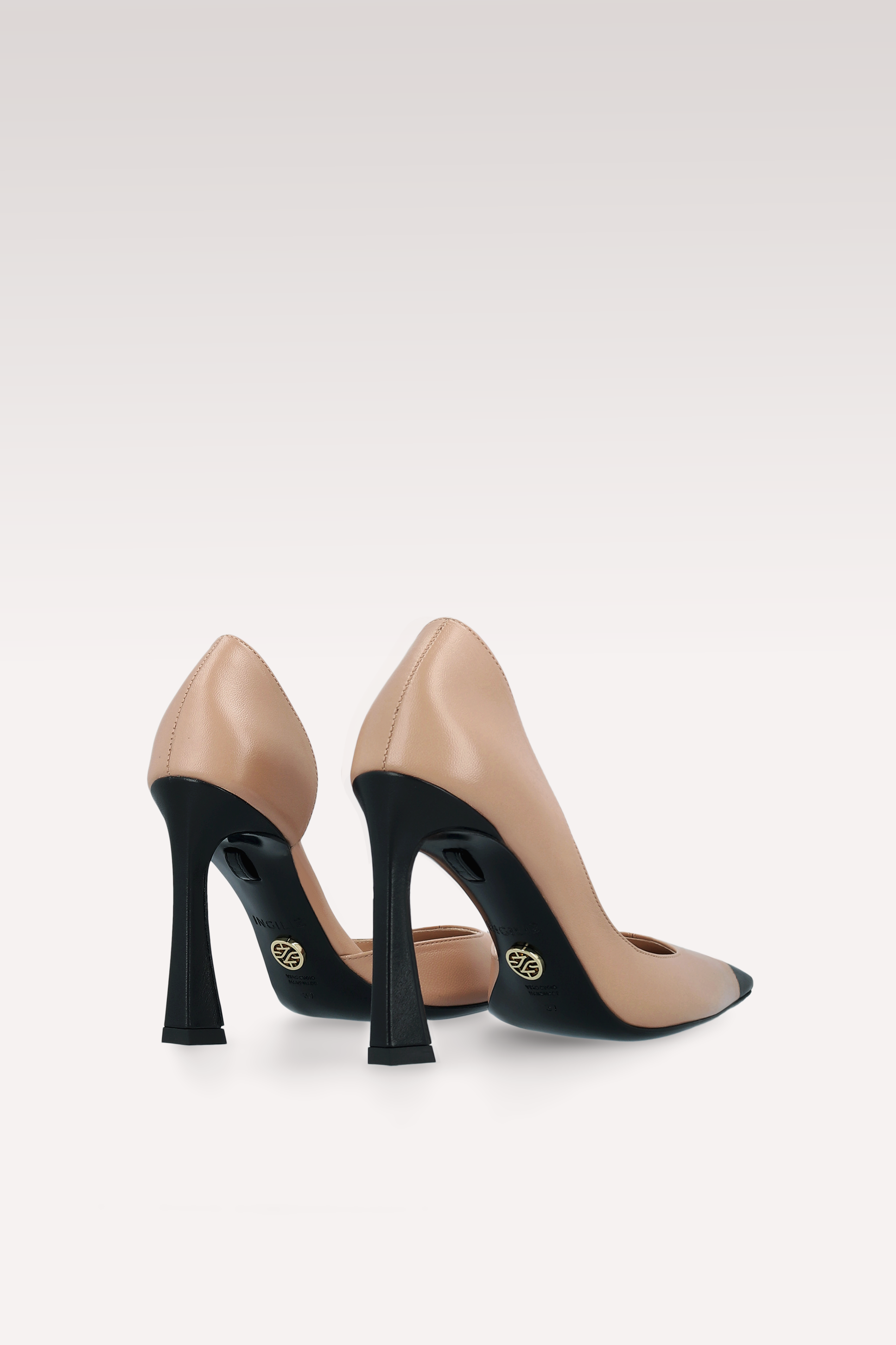 VESPER MOCHA MOUSSE AND BLACK LEATHER PUMPS AND DALIA BLACK SEMI PATENT LEATHER SHOULDER BAG