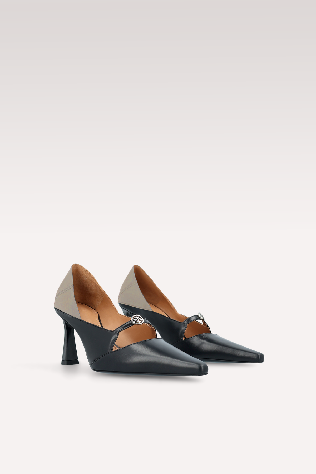 AURA BLACK AND STONE BEIGE LEATHER PUMPS