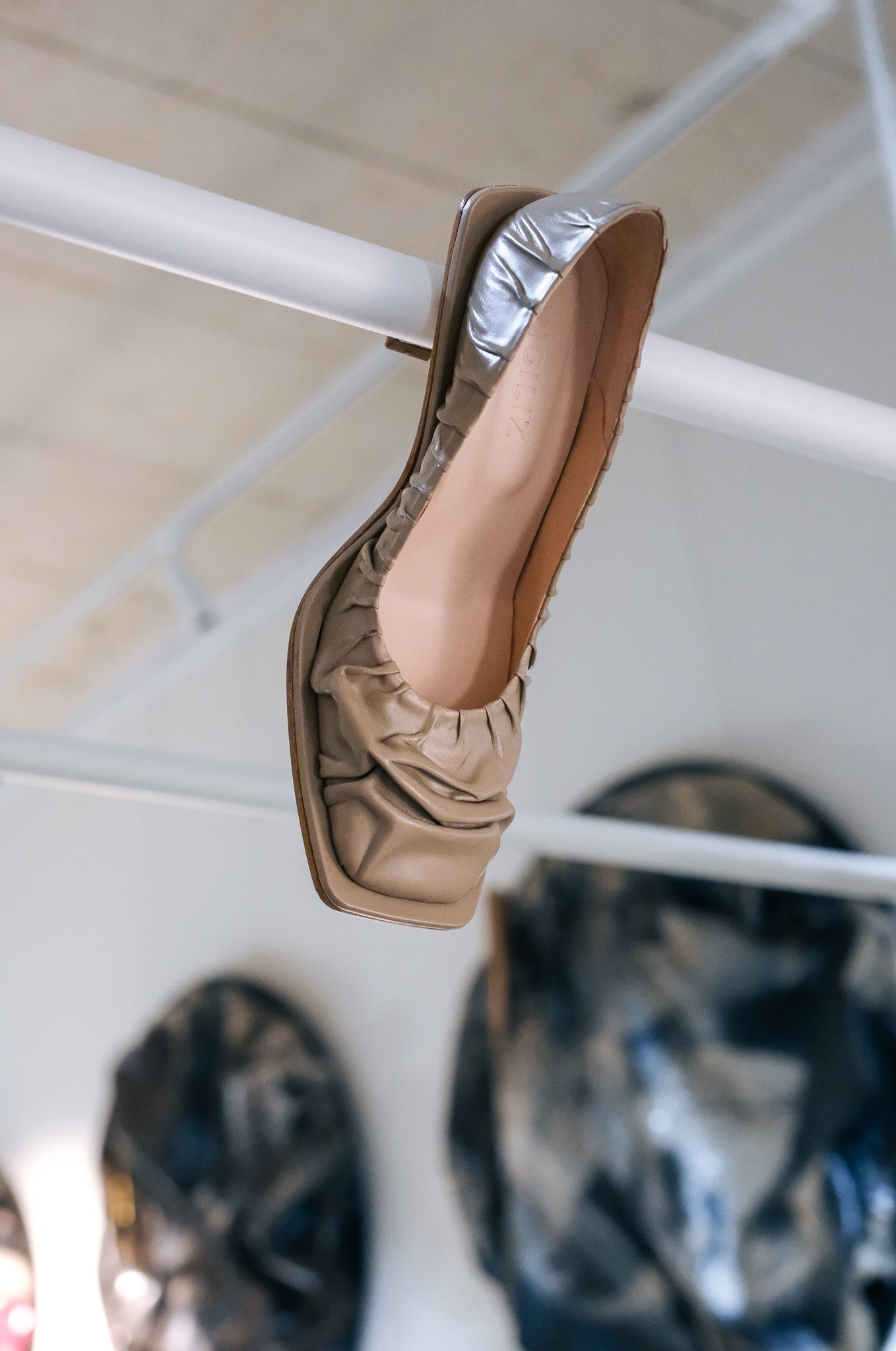 NI TAUPE SOFT NAPPA LEATHER PUMPS