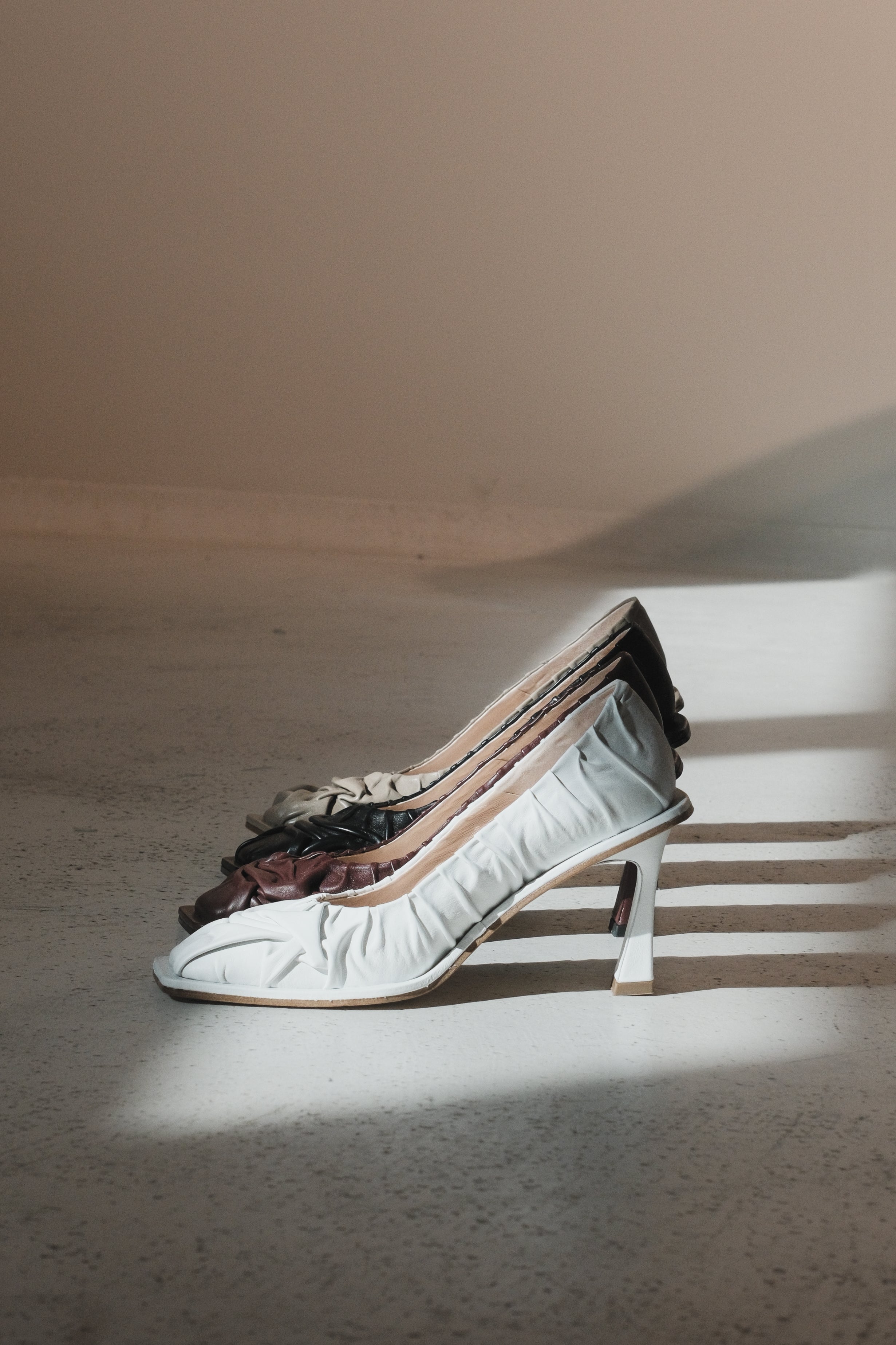 KA WHITE SOFT NAPPA LEATHER PUMPS