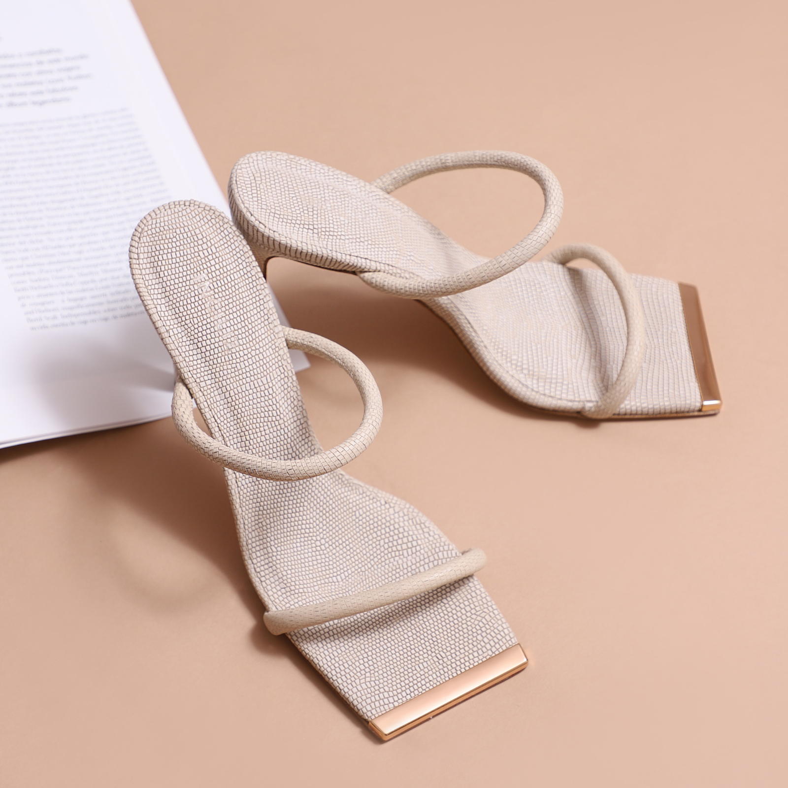 KATERINA OFF-WHITE LIZZARD EMBOSSED SUEDE LEATHER MULES